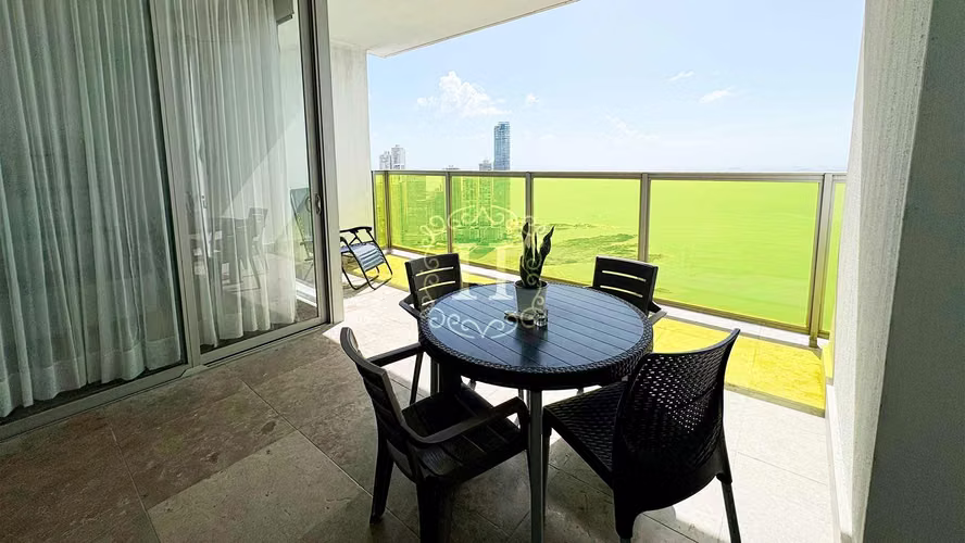 Moderna Residencia de 2 Recámaras con Concepto Abierto en Yoo & Arts