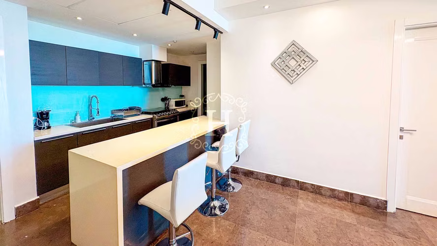 Moderna Residencia de 2 Recámaras con Concepto Abierto en Yoo & Arts