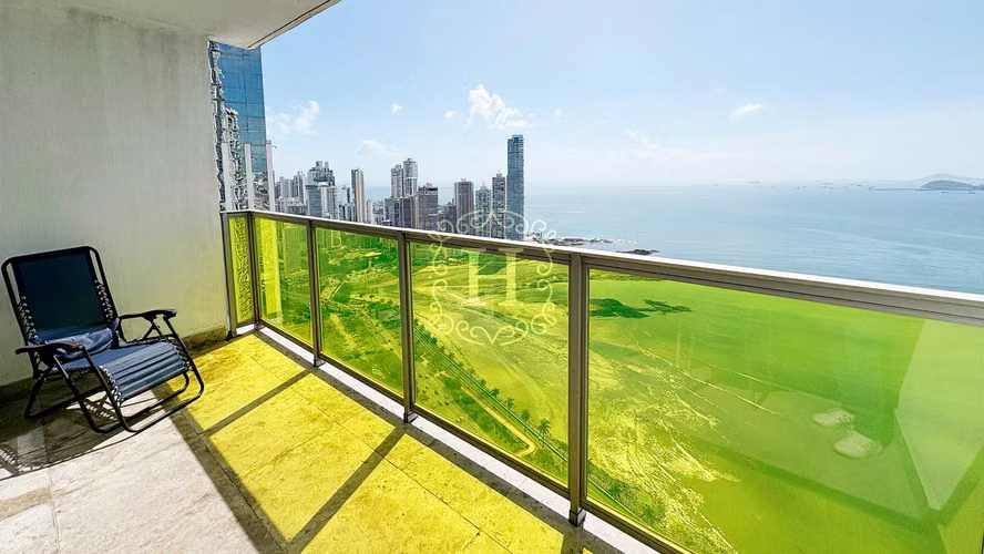 Moderna Residencia de 2 Recámaras con Concepto Abierto en Yoo & Arts