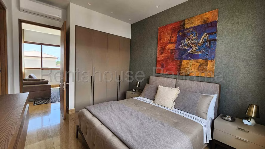 Venta de Casa en Santa Maria Ph The Woods Mts2: 338.77 PD