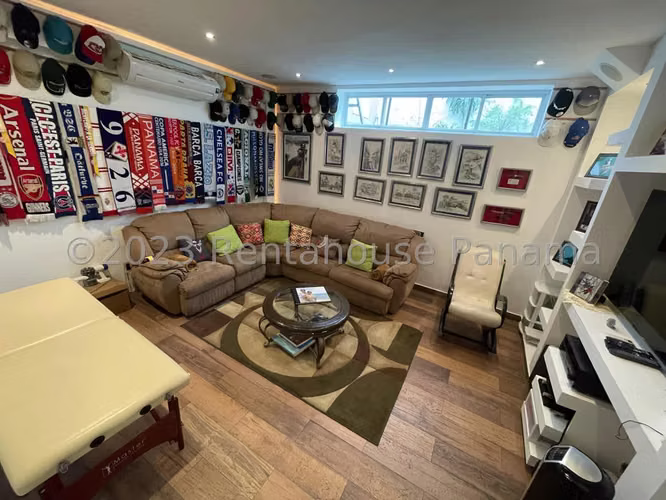Venta de Casa en Villa de las Fuentes Mts2: 389 PD