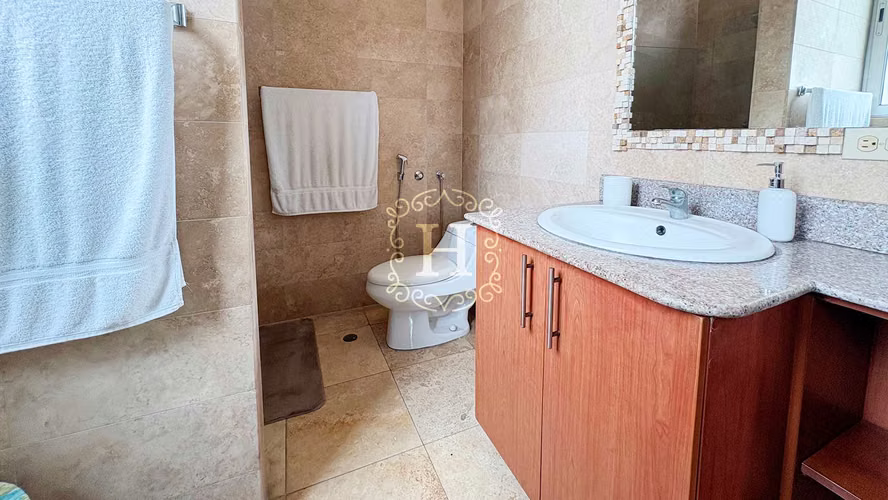 Apartamento Vista al Mar Amoblado de Lujo de 410m2 con Amplia Terraza
