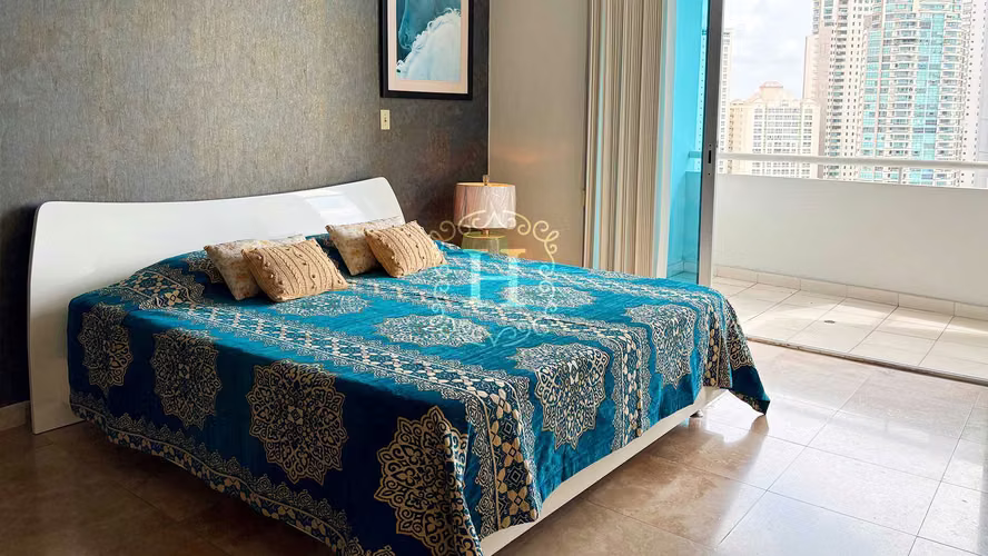Apartamento Vista al Mar Amoblado de Lujo de 410m2 con Amplia Terraza