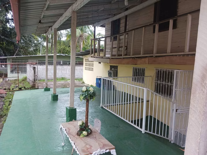 Venta de casa a Rehabilitar con amplio patio en Pueblo Nuevo - Imagen 9