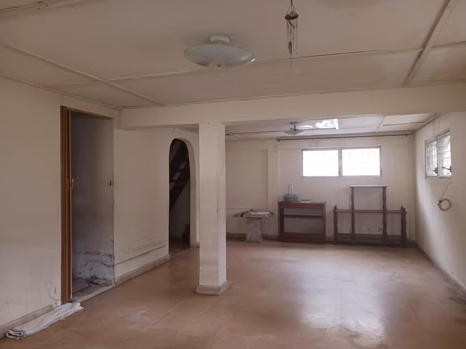 Venta de casa a Rehabilitar con amplio patio en Pueblo Nuevo - Imagen 6