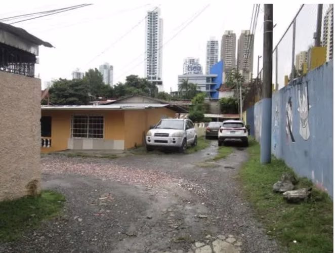 Venta de casa a Rehabilitar con amplio patio en Pueblo Nuevo - Imagen 10