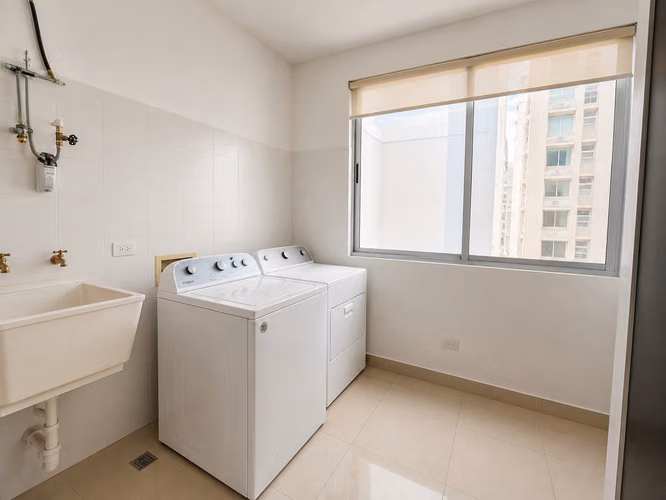 Alquiler de Apartamento en Obarrio, PH Galería Uno, 169m2