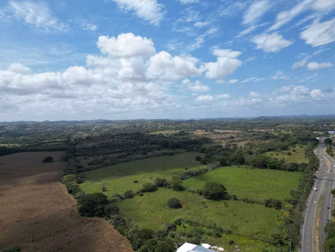 Gran oportunidad de inversión – 62.8 hectáreas sobre vía principal en Los Santos