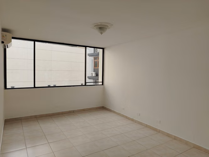 SE VENDE APARTAMENTO EN PH WINSTON CHURCHILL