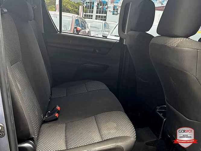 TOYOTA HILUX 4X4 DOBLE CABINA 2026 - Imagen 9
