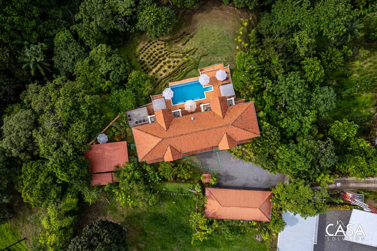 Ecolodge Altamente Valorado y Rentable con Abundante Vida Silvestre en Boca Chica