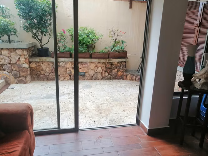 Venta de Casa 3 Niveles Amoblada en La Alameda 5 Recámaras, Piscina 441mts