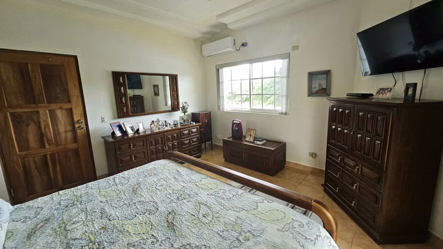 VENDO CASA EN RIO MAR CON PISCINA