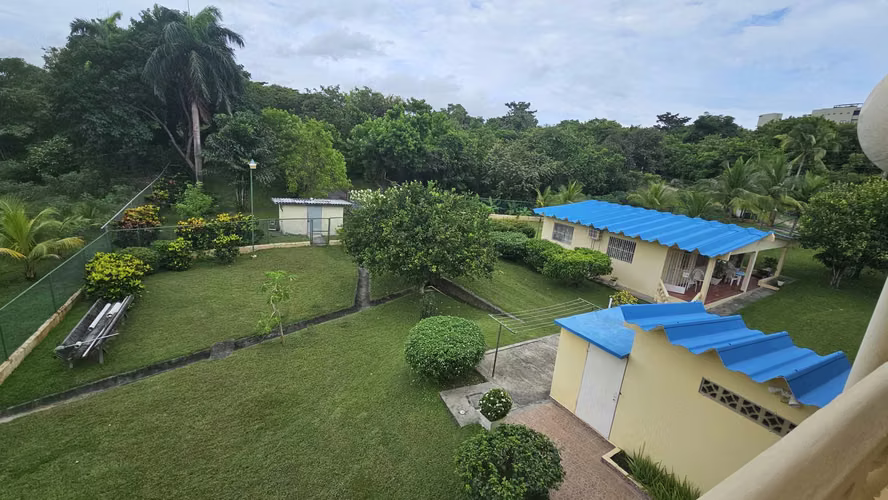 VENDO CASA EN RIO MAR CON PISCINA