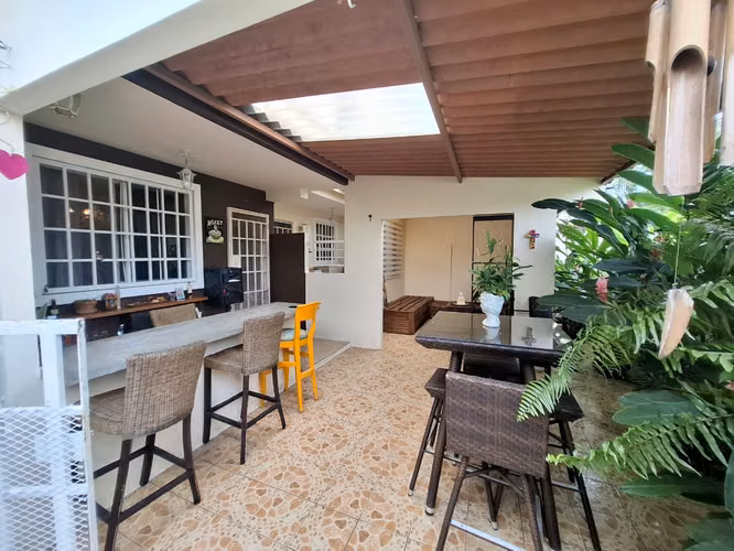 Venta de Casa en Villa Lucre, Residencial Paseo Real, 208m2