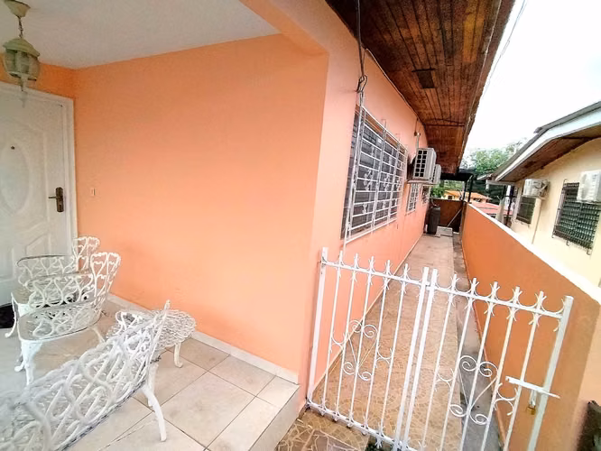 VENTA DE CASA ADOSADA EN VILLA CÁCERES