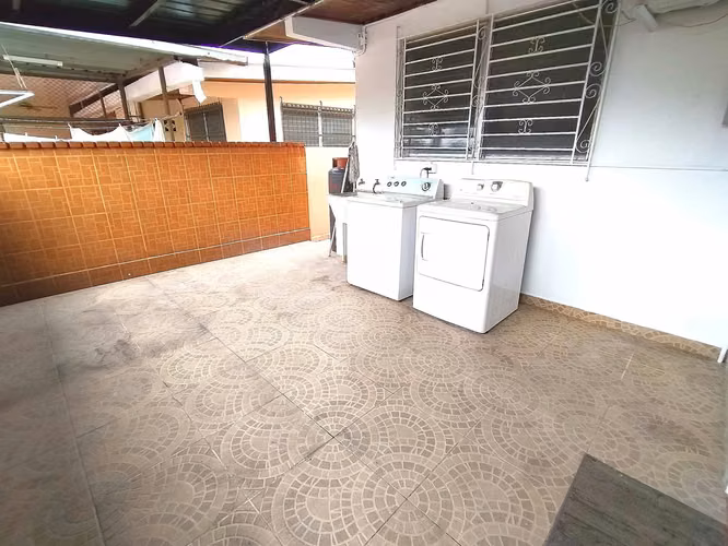 VENTA DE CASA ADOSADA EN VILLA CÁCERES