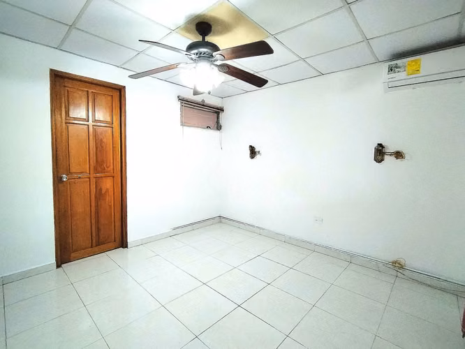 VENTA DE CASA ADOSADA EN VILLA CÁCERES