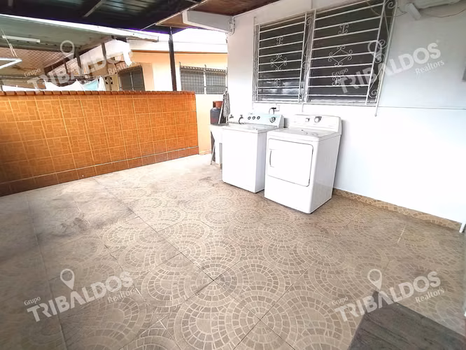 VENTA DE CASA ADOSADA EN VILLA CÁCERES