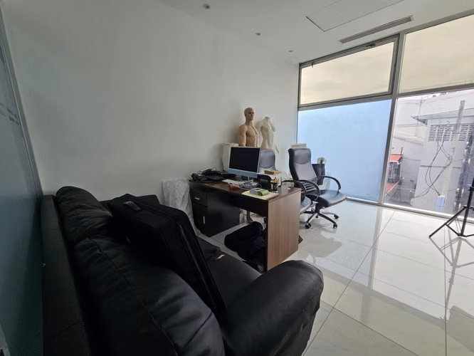 Venta de edificio en la Zona Libre de Colón