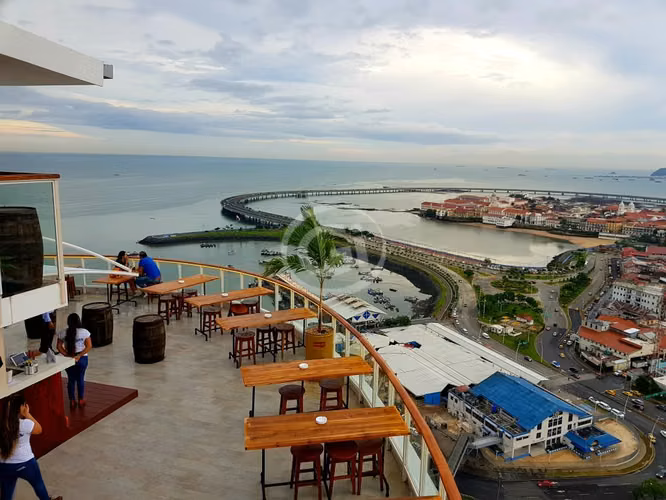 Venta Apartamento Avenida Balboa Vista al Mar Bay View