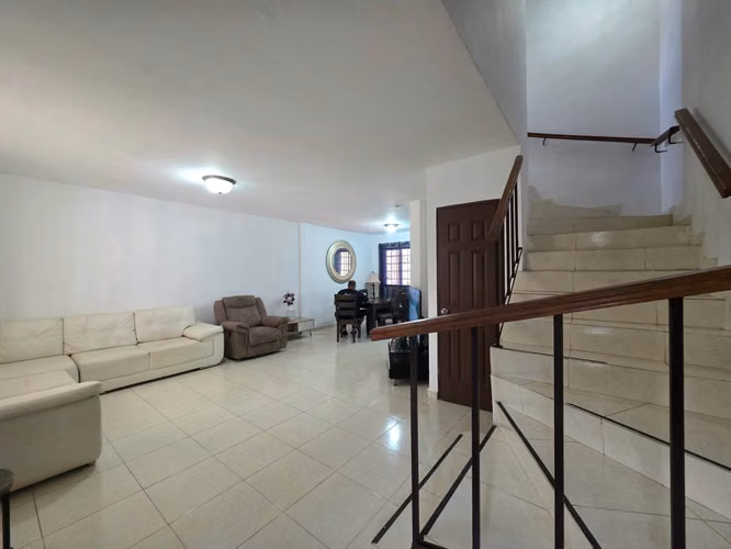 Vendo Casa Unifamiliar en PH Quintas del Lago, Las Cumbres 27-380GG