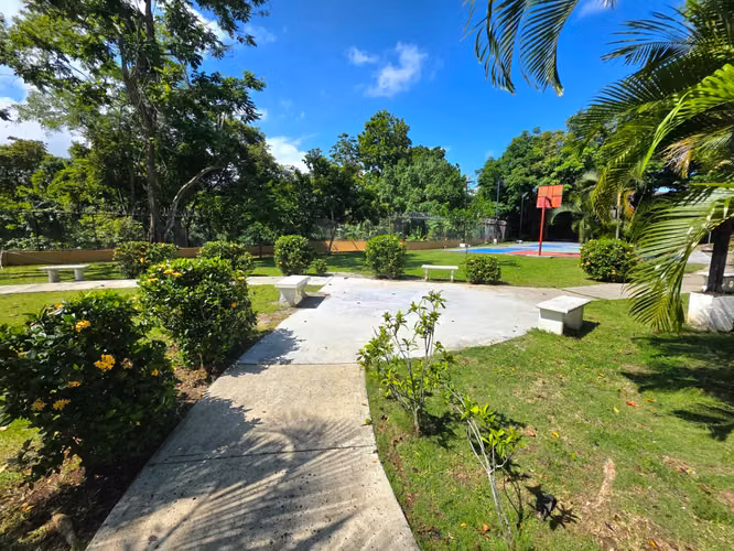 Vendo Casa Unifamiliar en PH Quintas del Lago, Las Cumbres 27-380GG