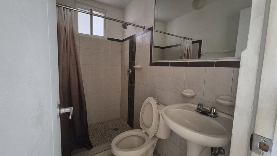 CASA EN VENTA - Las Olas, Playa Dorada - Vista Alegre Arraiján
