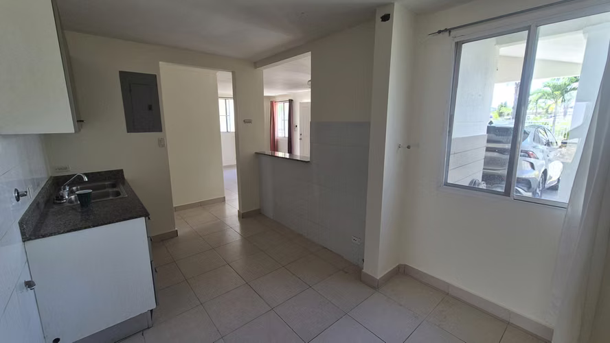 CASA EN VENTA - Las Olas, Playa Dorada - Vista Alegre Arraiján