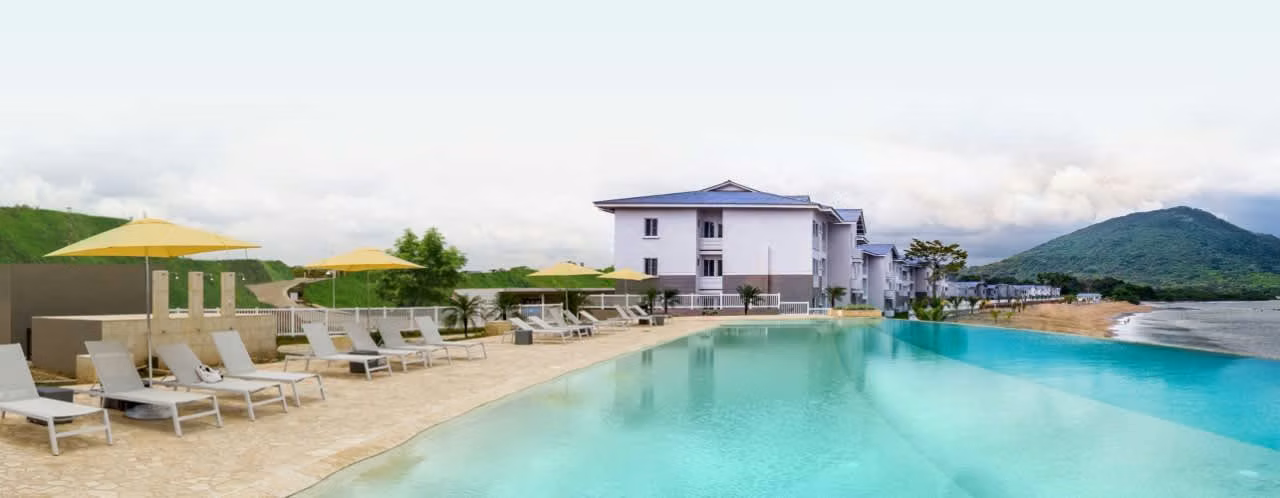 CASA EN VENTA - Las Olas, Playa Dorada - Vista Alegre Arraiján