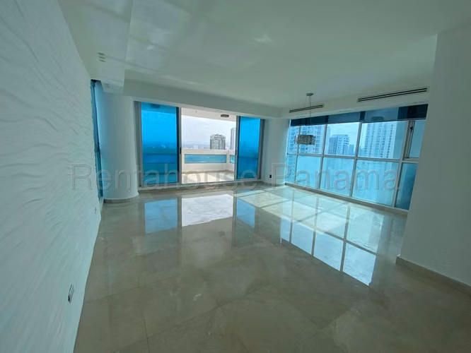 Vendo Apartamento Remodelado en PH The View, San Francisco 26-2953GG