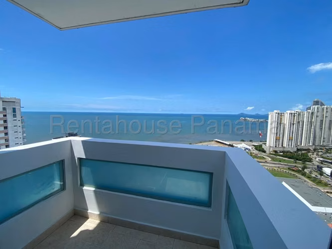 Vendo Apartamento Remodelado en PH The View, San Francisco 26-2953GG