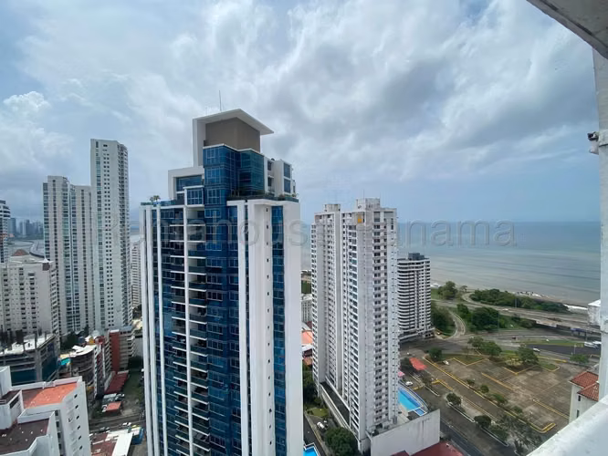 Vendo Apartamento Remodelado en PH The View, San Francisco 26-2953GG