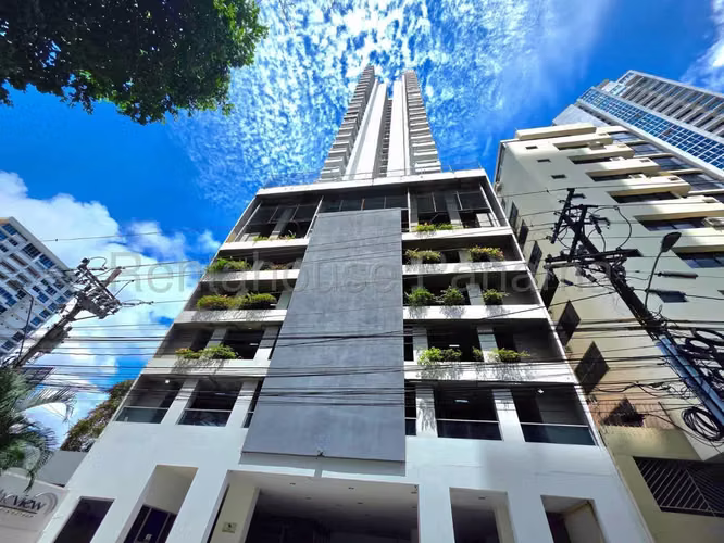 Vendo Apartamento Remodelado en PH The View, San Francisco 26-2953GG