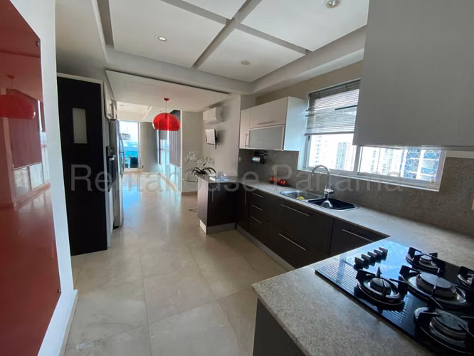 Vendo Apartamento Remodelado en PH The View, San Francisco 26-2953GG