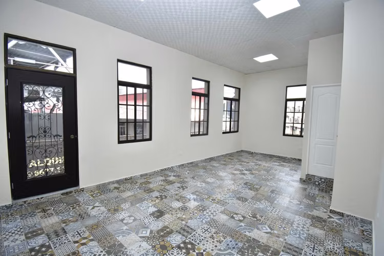 SE ALQUILAN LOCALES COMERCIALES Y APARTAMENTOS TIPO ESTUDIO EN AVENIDA B