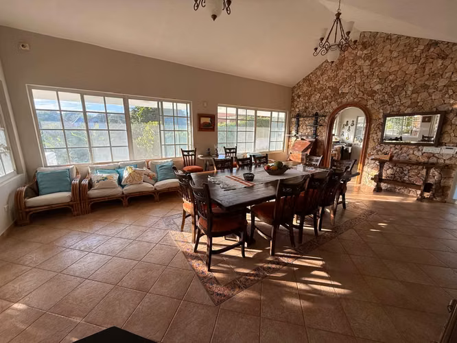Venta de Casa en Coronado, 452m2 de construcción y 3,000m2 de terreno