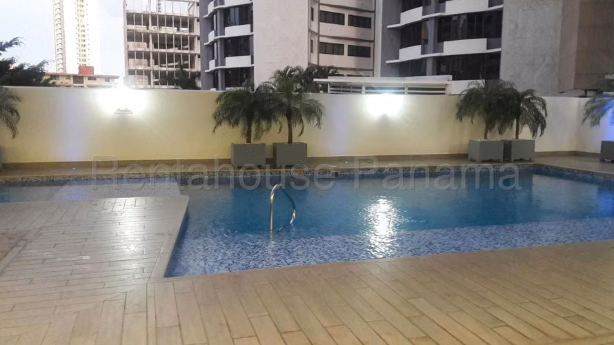 Vendo Apartamento con Excelente Ubicación en PH Miró, El Cangrejo 26-1575GG