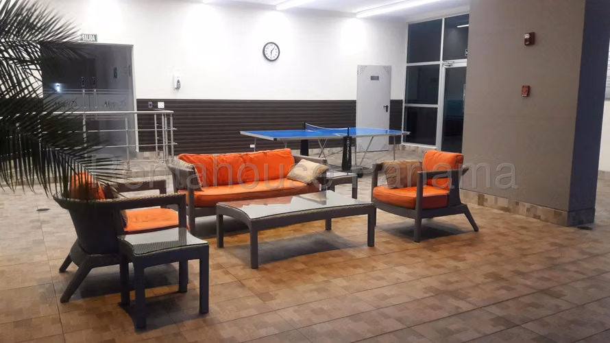 Vendo Apartamento con Excelente Ubicación en PH Miró, El Cangrejo 26-1575GG