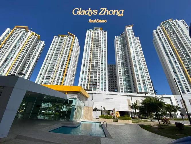 Alquiler de Amplio Apartamento en Ph King's Park, Entrada de Condado del Rey