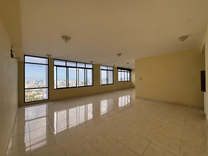 Amplio Apartamento en Alquiler en Dos Mares – Vista a la Ciudad