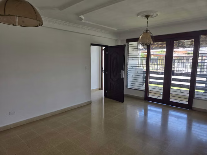 LINDO APARTAMENTO EN PLANTA BAJA CON JARDIN