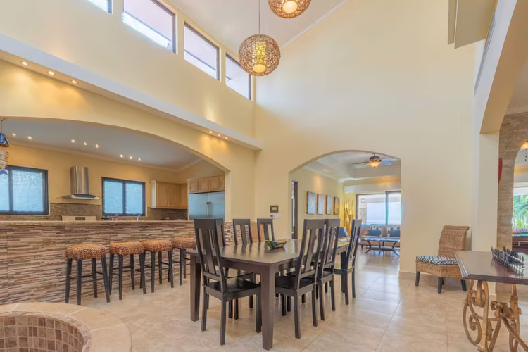 Hermosa Casa Frente al Mar en Venta en Buenaventura