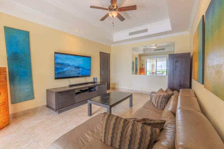 Hermosa Casa Frente al Mar en Venta en Buenaventura