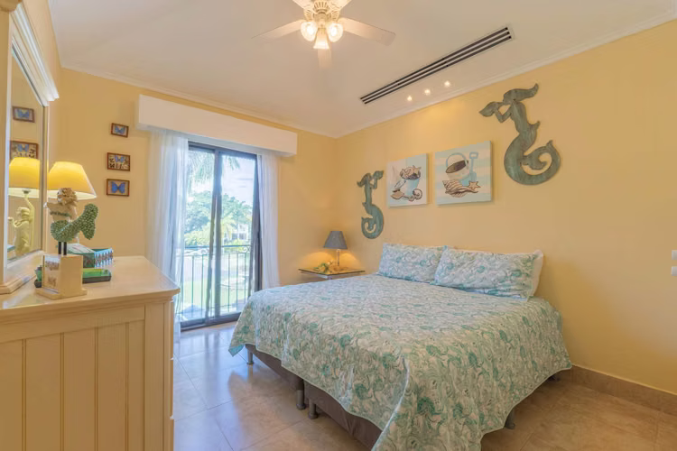 Hermosa Casa Frente al Mar en Venta en Buenaventura