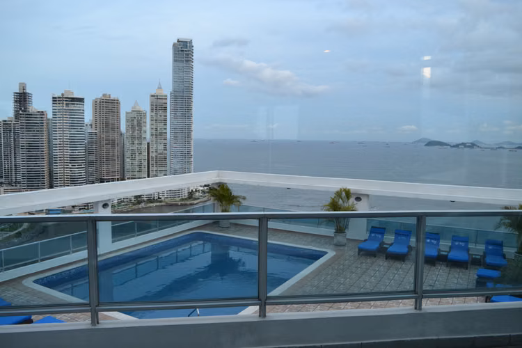 $185,000 AVENIDA BALBOA VENDO ESPECTACULAR APARTAMENTO PH BAYFRONT - Imagen 11