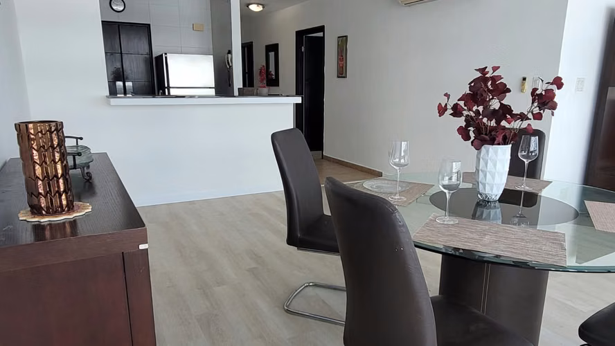 $185,000 AVENIDA BALBOA VENDO ESPECTACULAR APARTAMENTO PH BAYFRONT - Imagen 5