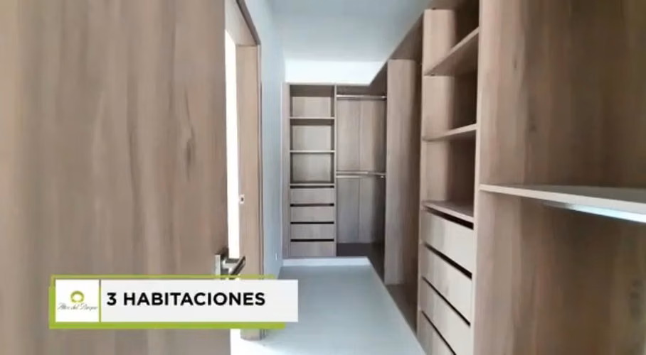 VIA CENTENARIO CASAS DE 2 NIVELES 3, 4 y 5 Recamaras 219m2 hasta 331m2