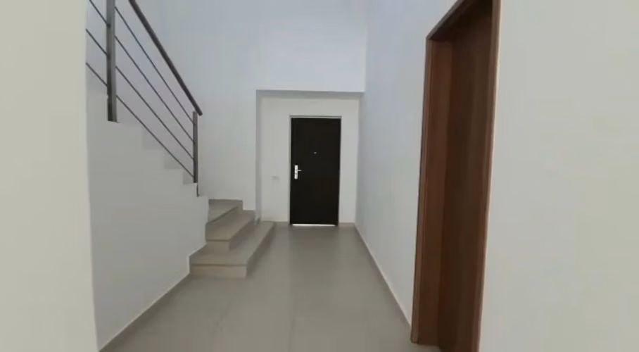 VIA CENTENARIO CASAS DE 2 NIVELES 3, 4 y 5 Recamaras 219m2 hasta 331m2