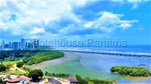 Venta de Apartamento con 185m2 en Altos de Golf PH Bahia Del Golf 26-4529SR
